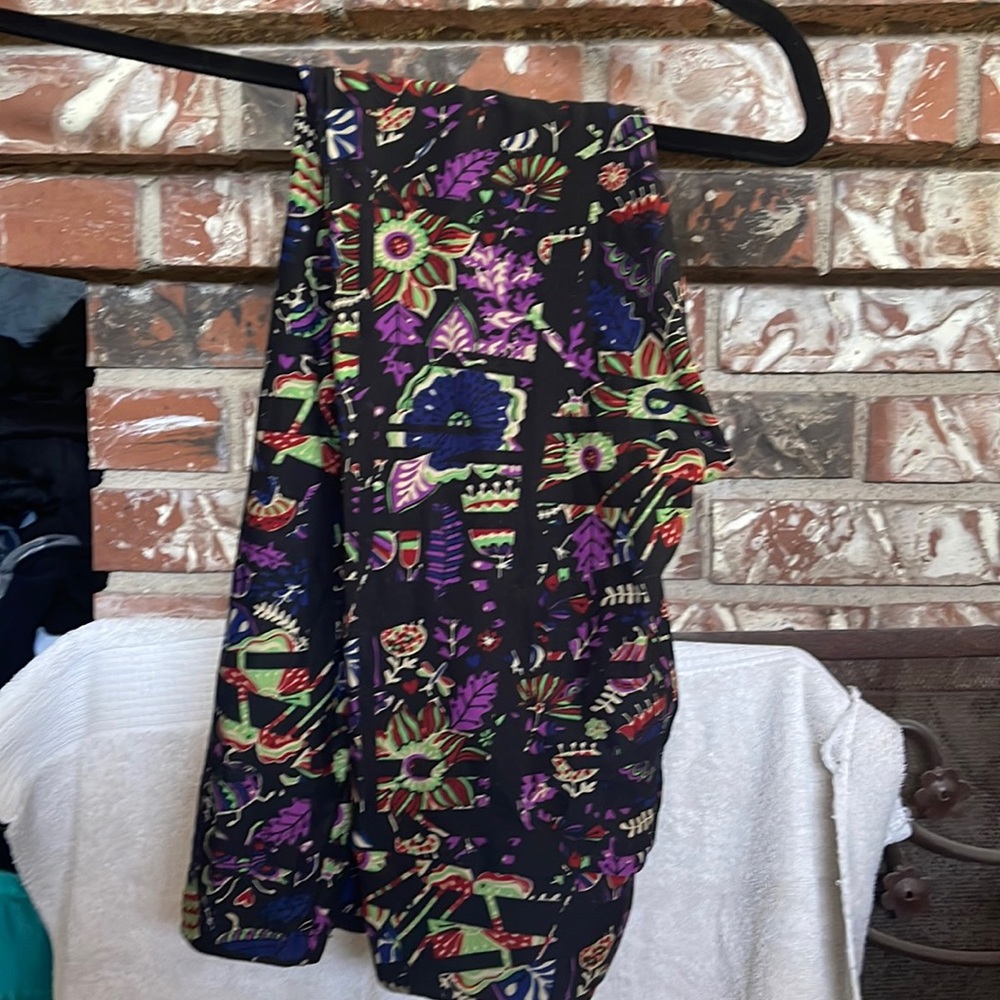 Black floral LuLaRoe leggings